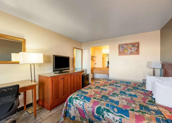 Lodge Econo North I-17 Phoenix