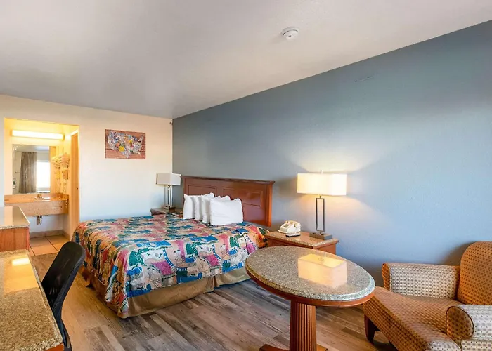 Lodge Econo North I-17 Phoenix